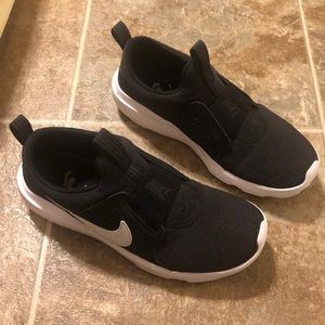 Nike Black/Dark Gray Slip Ons